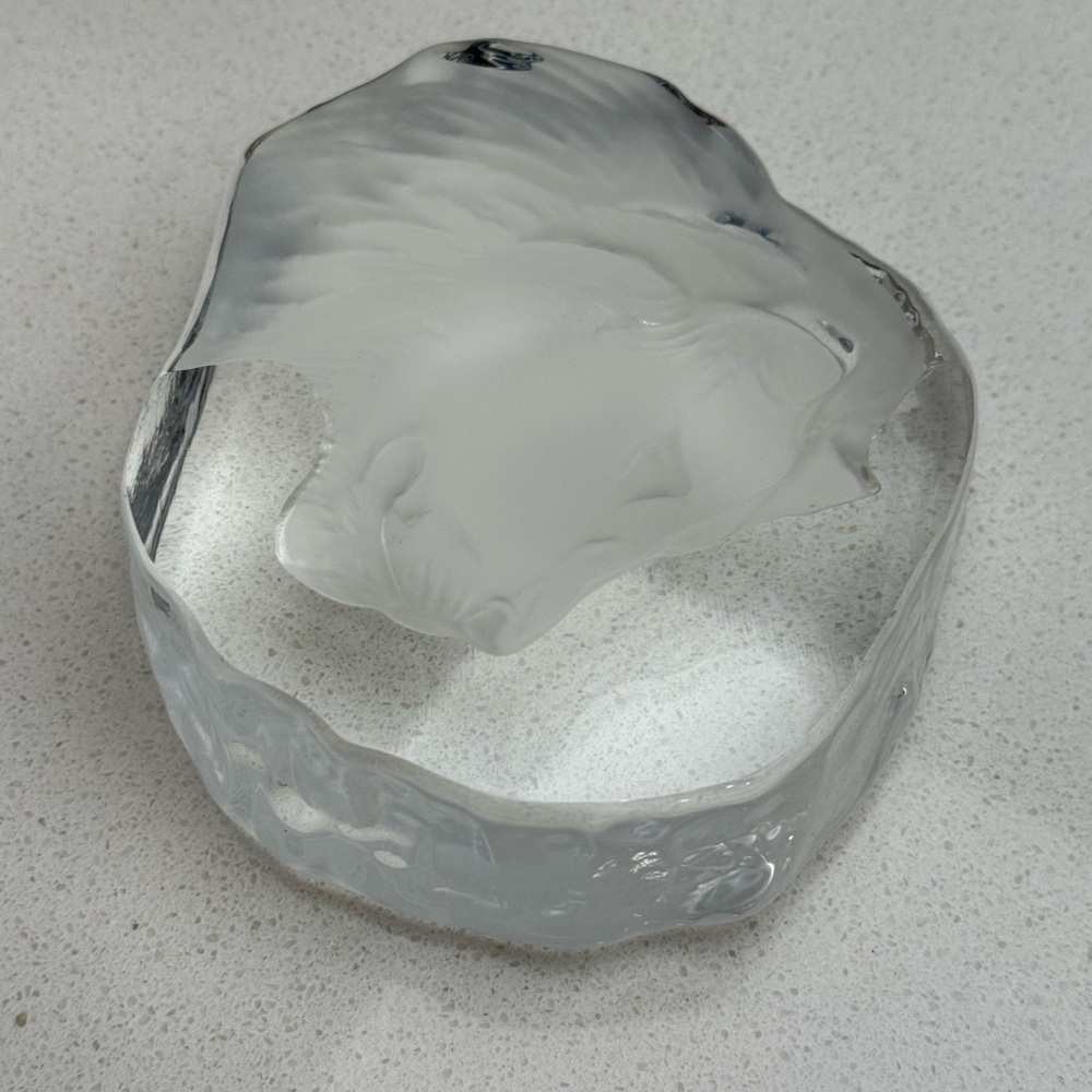 Vintage Crystal Etched Glass Lion Head Heavy Paper Weight - Picture 9 of 12